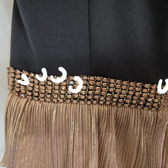 Mac Duggal 26541 One Shoulder Layered Metallic Ruffle Gown in Black/Gold Size 12 - Picture 8 of 10